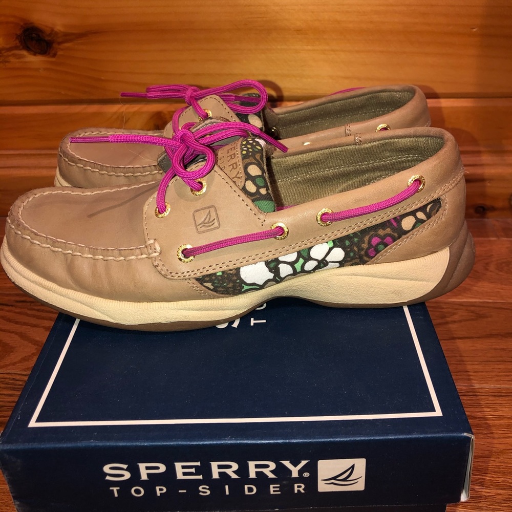 Women’s Sperry boat shoes